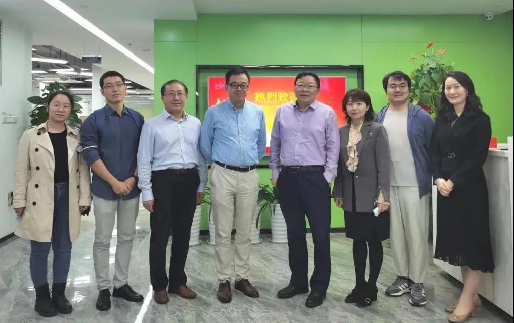 南方醫(yī)科大學(xué)珠江醫(yī)院臨床研究中心執(zhí)行主任丁長海教授團(tuán)隊(duì)赴博濟(jì)醫(yī)藥參觀交流