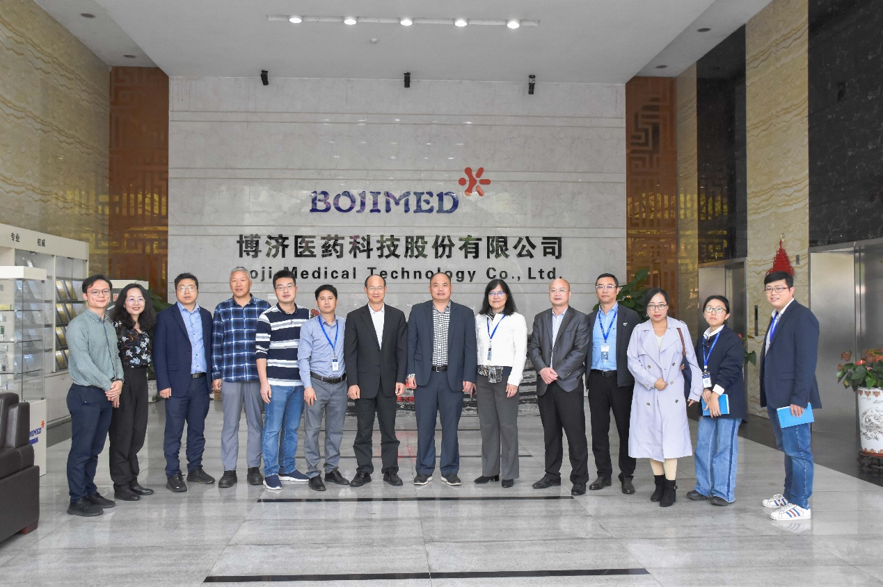 中山大學(xué)藥學(xué)院（深圳）院長鄧文斌教授一行赴博濟(jì)醫(yī)藥參觀交流